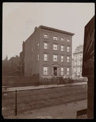 A residência da Sra. William Astor, 5th Avenue e 34th Street, Nova York, 1894 (impressão em gelatina de prata)